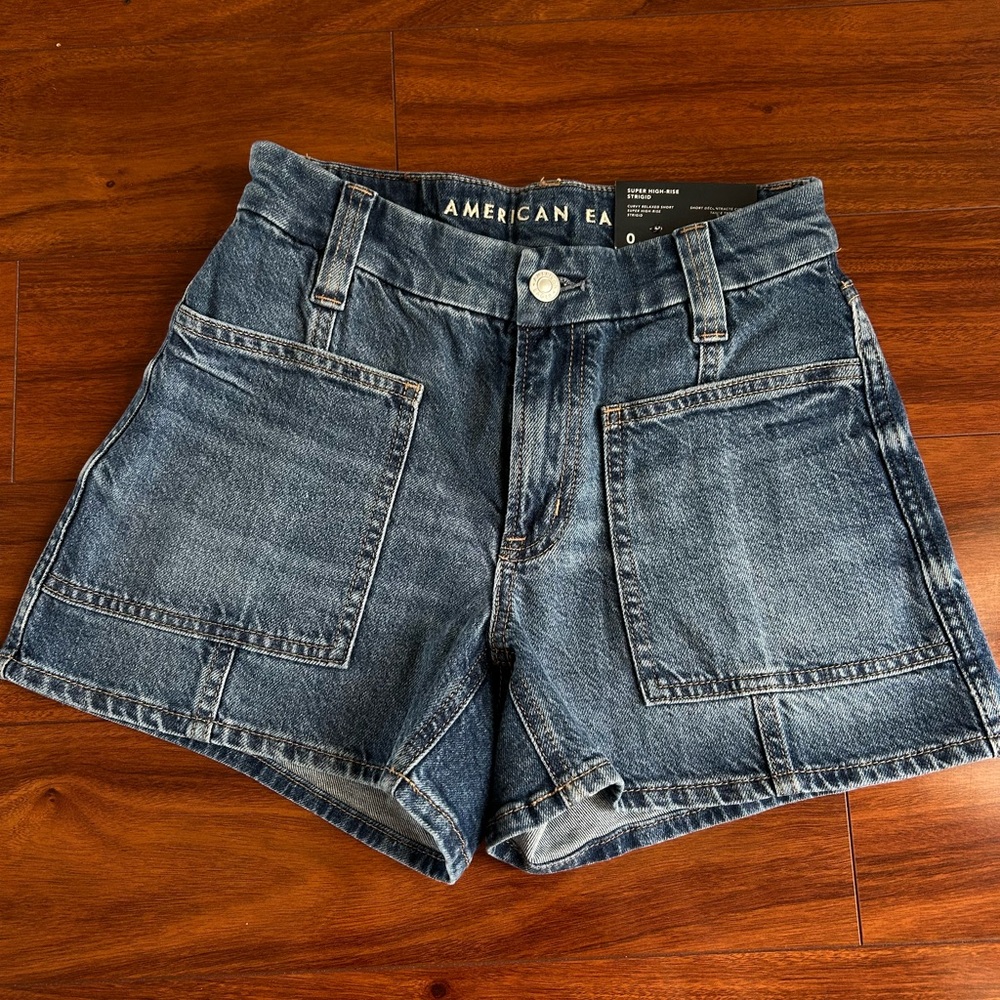 American Eagle Super High-Rise Strigid Den Shorts